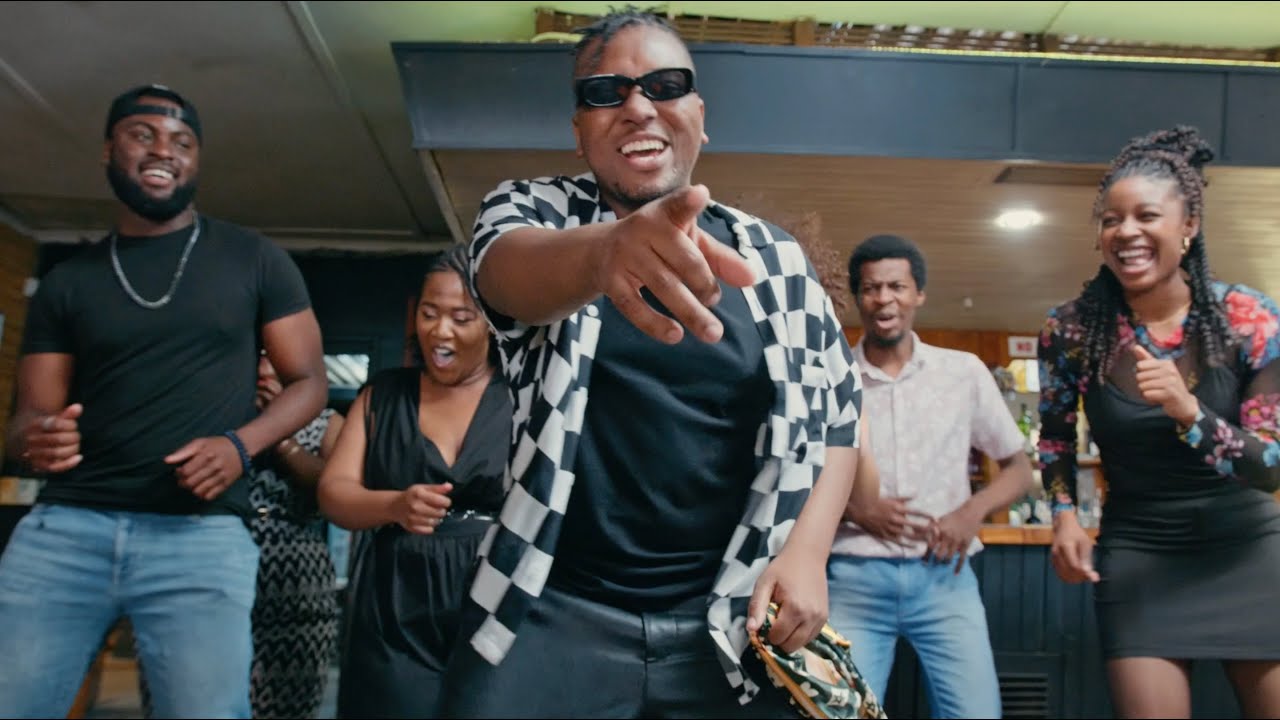 Guarda Paintafresco - DANCE 2 THIS (Official Music Video) su YouTube Guarda Paintafresco - DANCE 2 THIS (Official Music Video) su YouTube