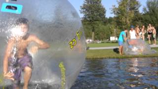 Walk on water - AQUAZORBING.CZ