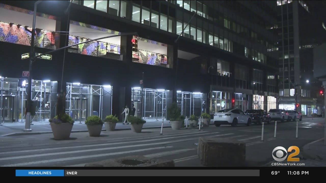 Suspect arrested in machete attack in Lower Manhattan - YouTube