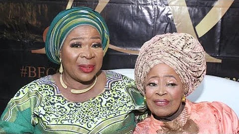 SEE MOMENT MADAM SAJE RAIN MONEY ON  ACTRESS MAMA 2D @HER 80TH BIRTHDAY PARTY