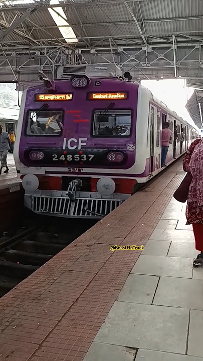 Download lagu New Pink EMU Local Train Leaving Sealdah ❤🩷❤🩷❤🩷 #shorts #localtrain