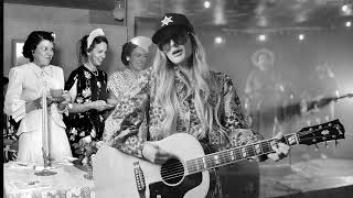 Elizabeth Cook - Girls of Atomic City (Official Music Video)
