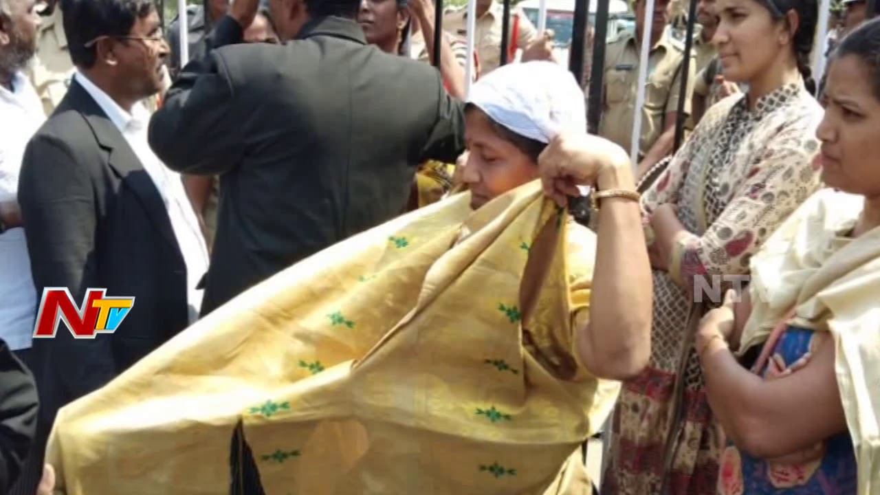 Lawyers Protest at Rayalaseema Collectorate For AP Special High Court || NTV