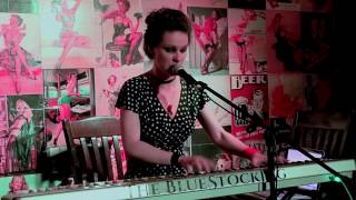 The BlueStocking - Gloomy girl (live @ Tema-bar)