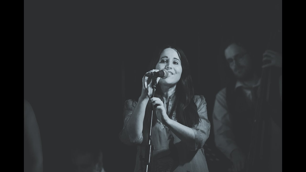 The Henry Girls - If it Ain't Love