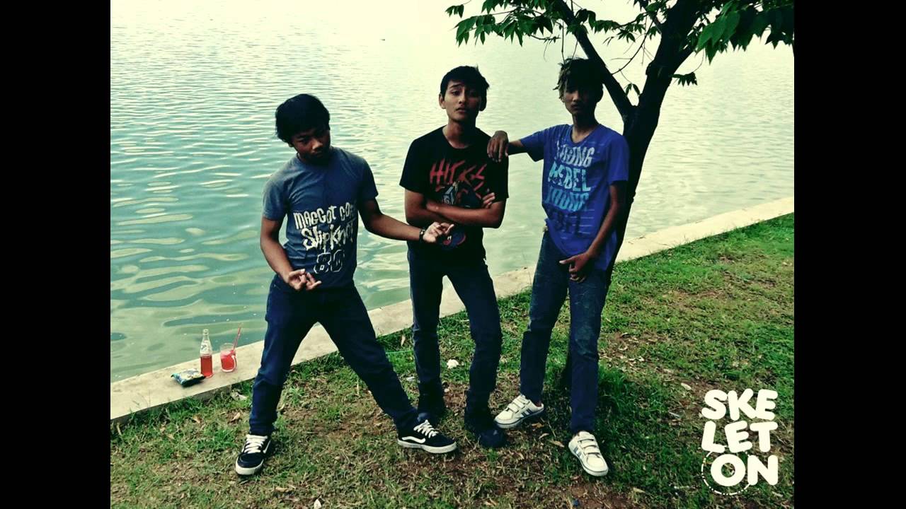 Skeleton - Music Is My Soul (Full Lyrics)