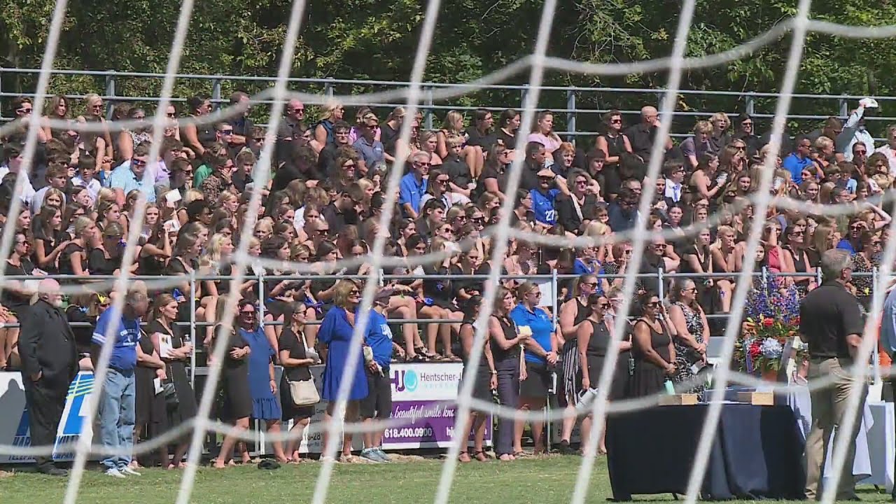 Community gathers to remember Columbia teen killed in car crash - YouTube