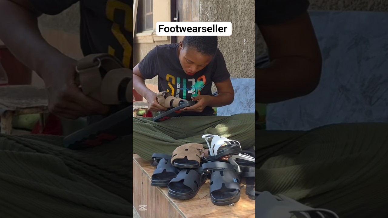 Продавец обуви, школьная обувь на заказ. Телефон: 081 3659 6059. Доставка по всей стране.