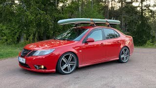 Saab 9-3 sedan with roof bars 