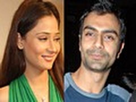 Ashmit Patel & Sara Khan romance STAGED!!