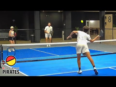 Aggressive Men vs Mixed Doubles Pickleball