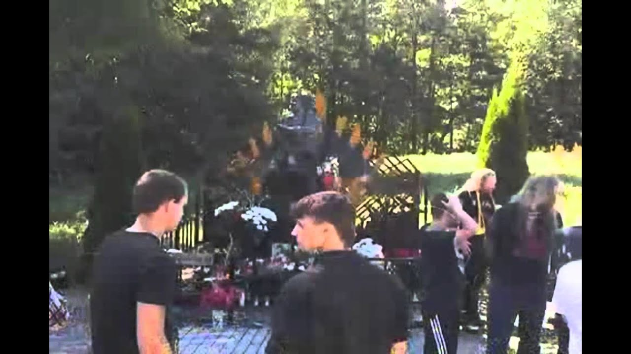 В Санкт-Петербурге появится «стена Цоя» - YouTube