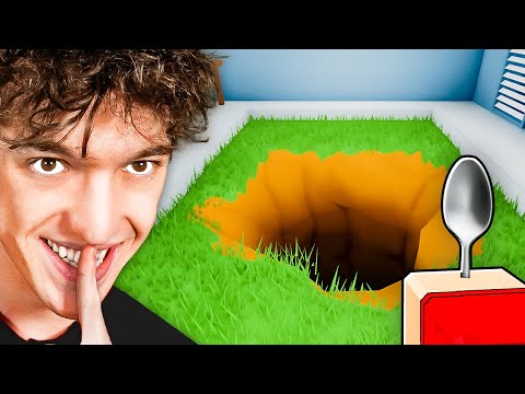 Escaping PRISON with a SPOON in Roblox!
