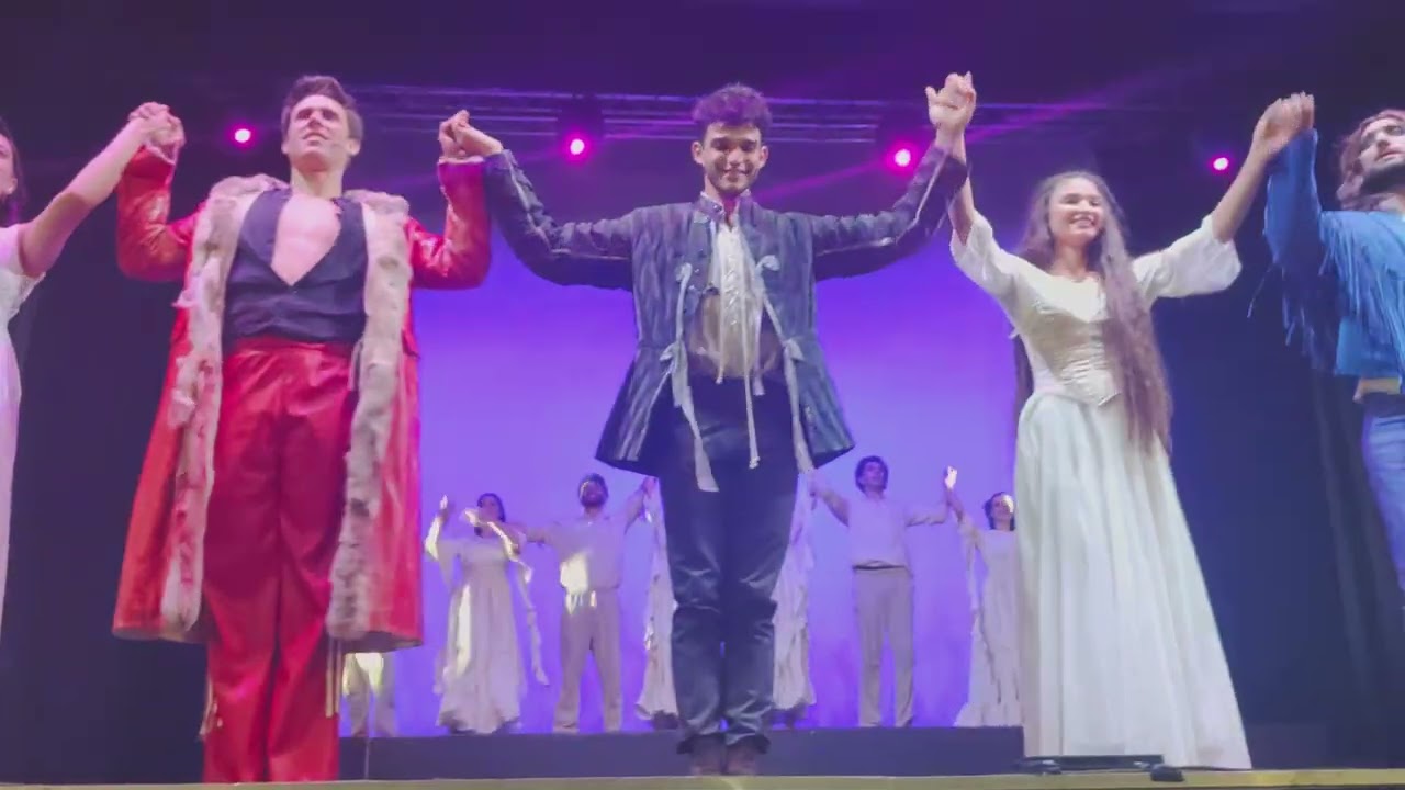 Catania - Teatro ABC - Romeo e Giulietta, i saluti finali