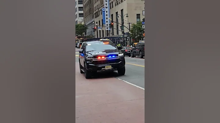 UNMARKED PAPD UNIT RESPONDING WITH RUMBLER IN MANHATTAN