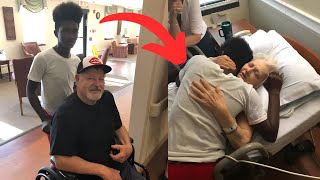 Teen Visits Elderly Neighbors Every Day he’s action Melt peoples Heart!