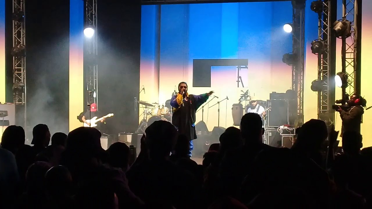 Sjava Umama performing at Phalaphalafm Royal Heritage festival 2019