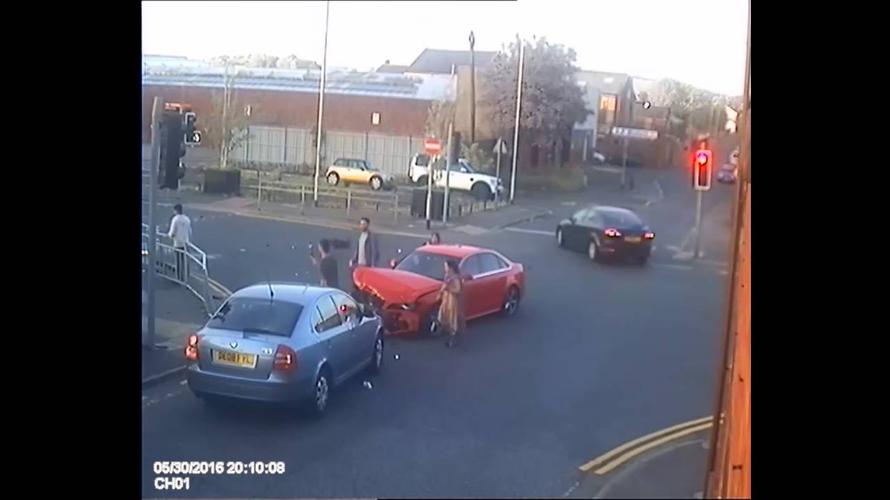 Accident Oldham Rd YouTube