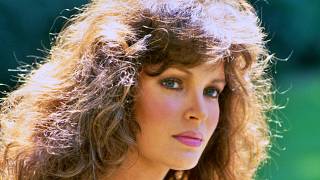 Jaclyn Smith's Stunning Photos That Fans Can't Stop Talking About