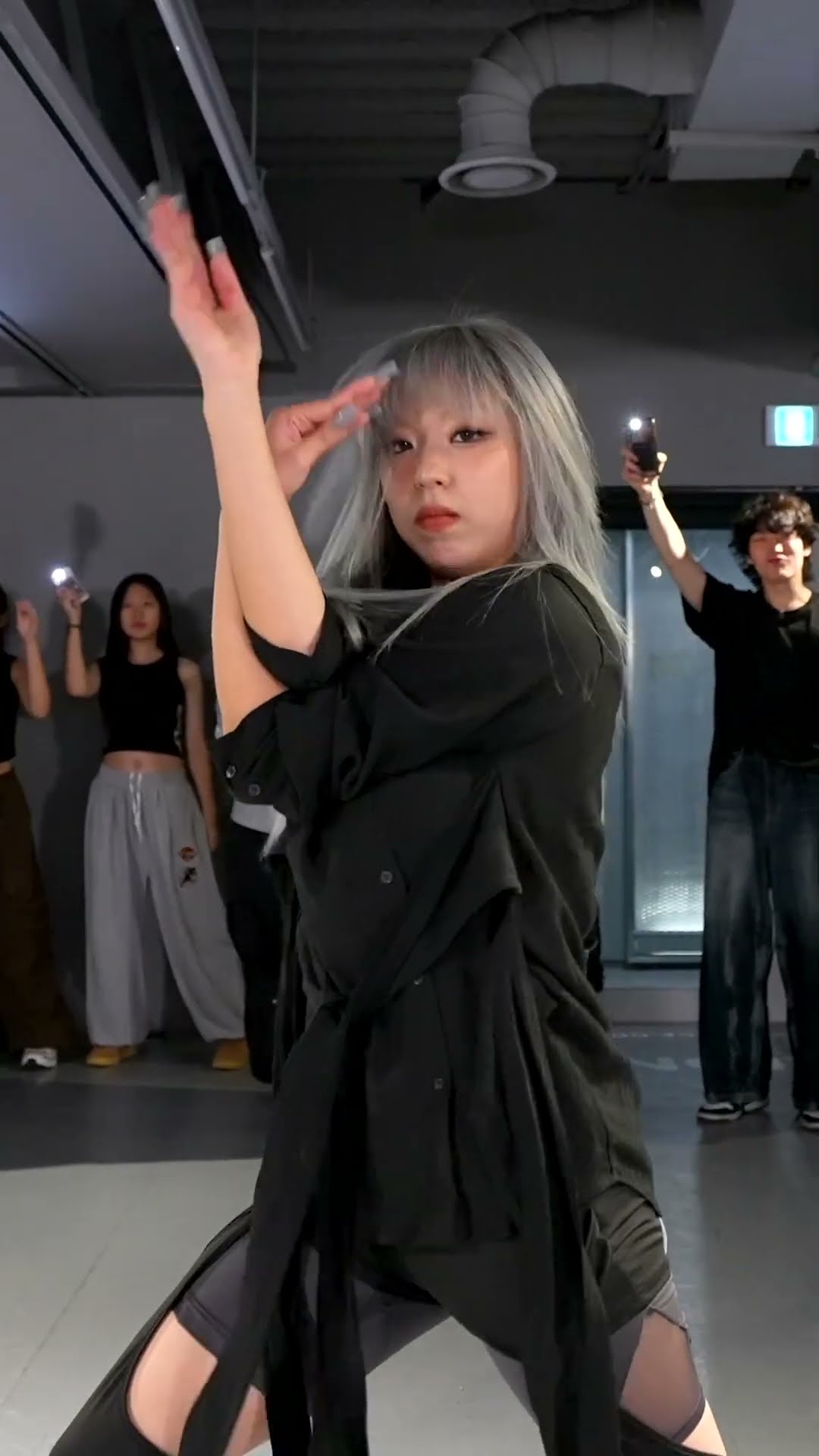 Whip-Whiplash? #hyeyeon #choreography
