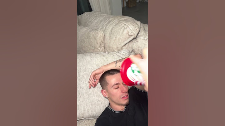 Daughters prank dad while he’s sleeping and mom helps them #shorts