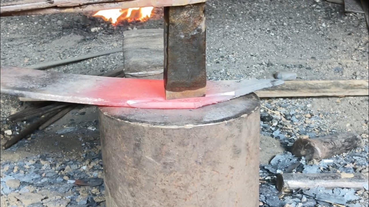 Making a Chapad Knife from a Spring Leaf | @Chapad : 12