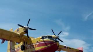 Un Canadair Frôle Les Badauds À Villeneuve De La Raho