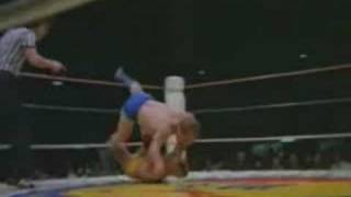 Midget Face Slide مسح وجهه بالارض