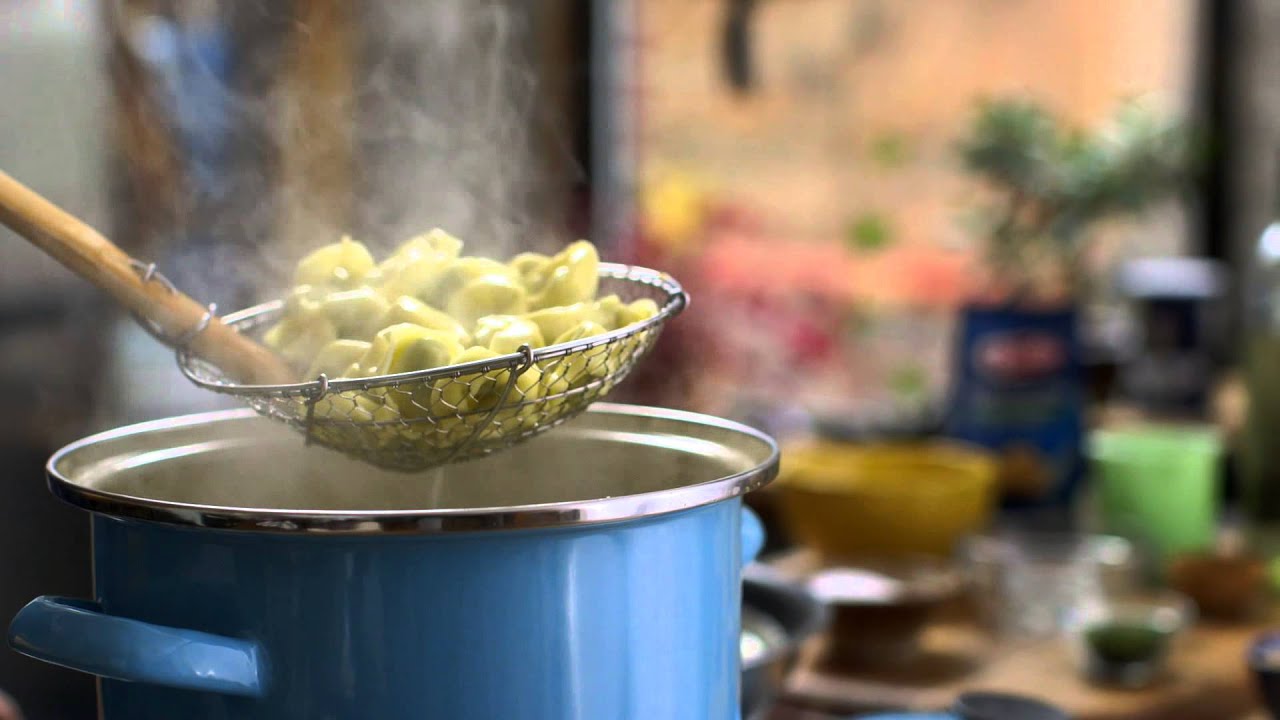 Barilla | Ricotta & Spinach Tortelloni with Gorgonzola Cream Sauce & Pine Nuts