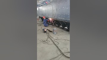 animal bulk feed container vehicles workhouse working