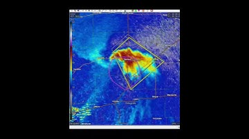 Radar loop of a supercell BLOWING UP in Kansas Right NOW!