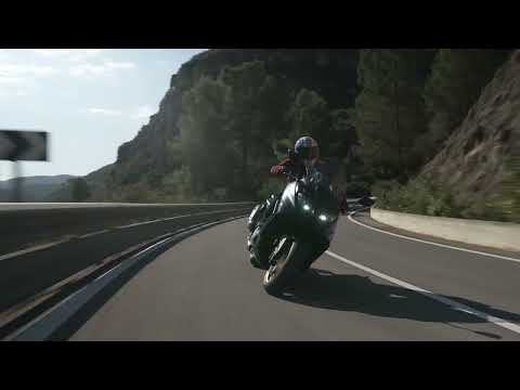 SLUK | On board the 2022 Yamaha TMAX - TECHMAX