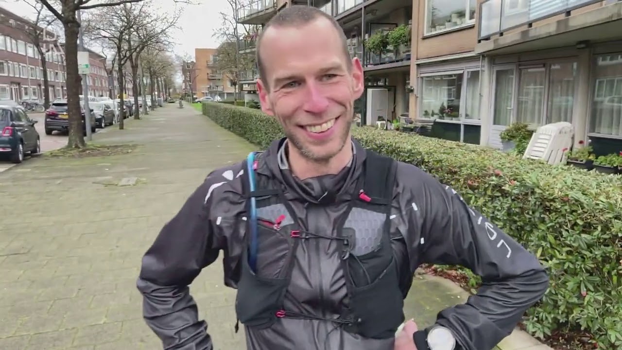 De laatste meters van René die rende door alle 4000 straten van ...