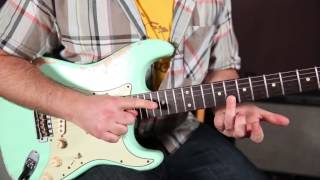 Stevie Ray Vaughan Bend Lick - Blues Guitar Lessons - Soloing, String Bending Blues