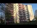 Feuerwehr im Einsatz bei steckengebliebenen Aufzug im Lotte Lemke Haus - AWO Bonn-Stadt am 14.04.26