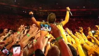 Bruce #Springsteen Crowd Surf Right Over Me in Phoenix, AZ (Wait for it...) That's my hand!