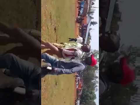 A MAN DISHING OUT CASH IN KISII DARAJA MBILI STRIPPED NAKED BY SIMBA ARATI SECURITY