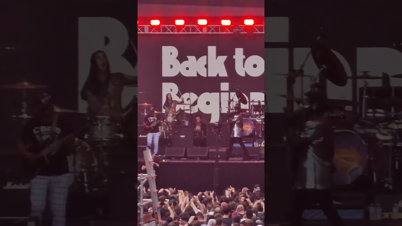 Bark at the Moon Back to the Beginning concert with Tobias Jens Forge and Travis Barker @Villa Park