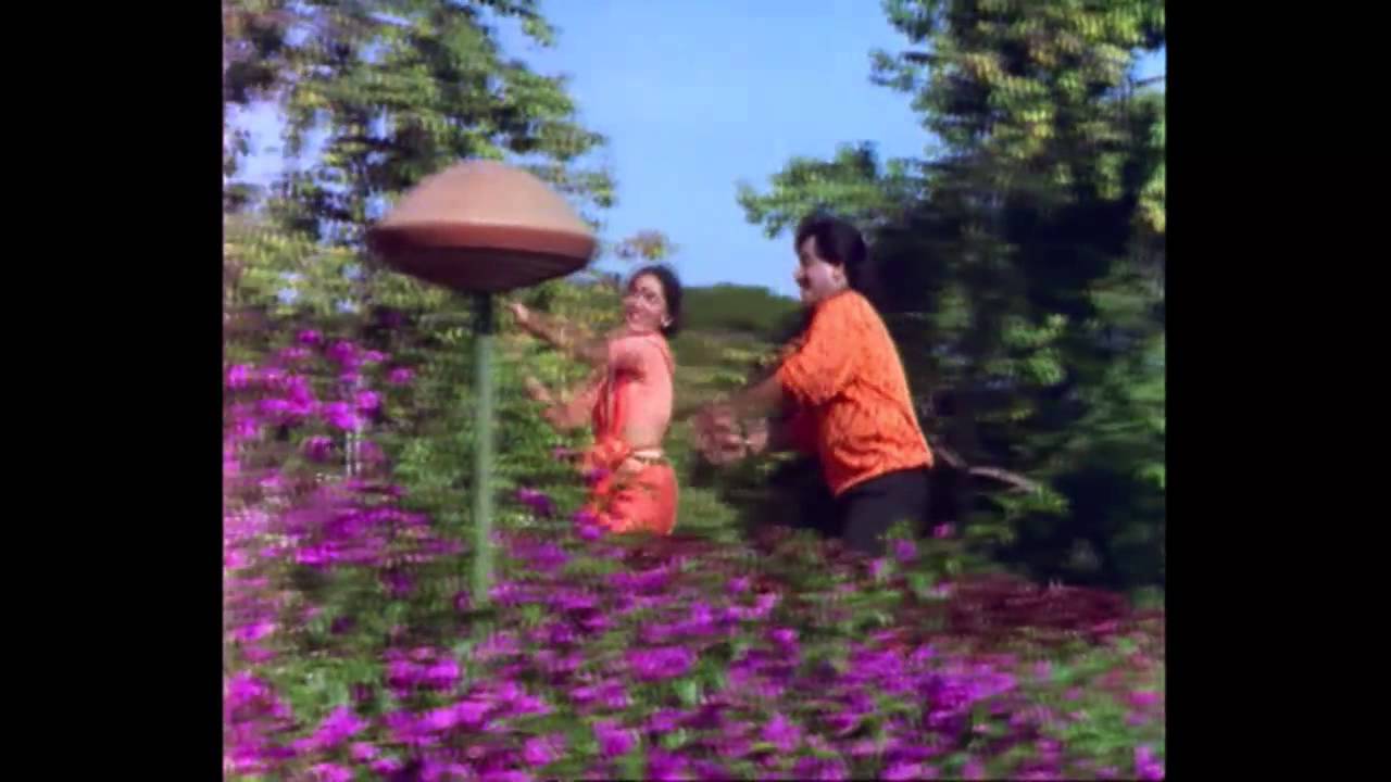 Himmat Bagh Ya Mardachi - Marathi Song - Laxmikant Berde, Priya Berde - Aflatoon Marathi Movie