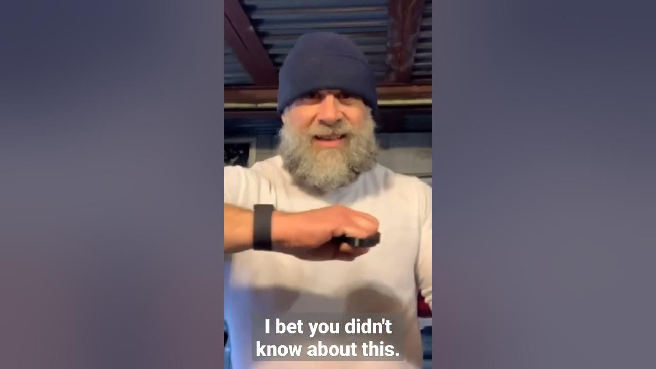 Correct way to wear Brass Knuckles👊🏻 monkeyknuckles knife guns YouTube