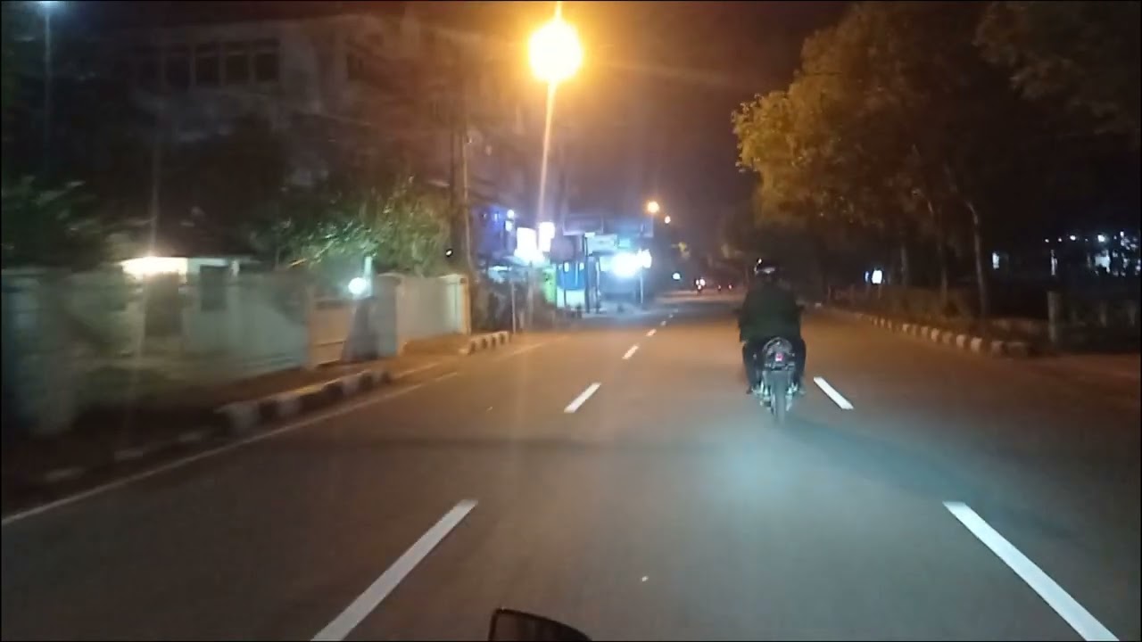 kondisi saat tengah malam di Jl. Teuku Umar, Darat Sekip, Kota Pontianak, Kalimantan Barat