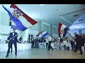 Veseli ulazak mladenaca u salu uz Posegana band