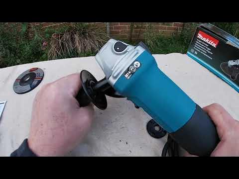 Makita GA4530R Angle Grinder - YouTube