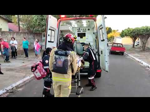 Bombeiros arrombam porta de casa para que idoso fosse atendido em Umuarama