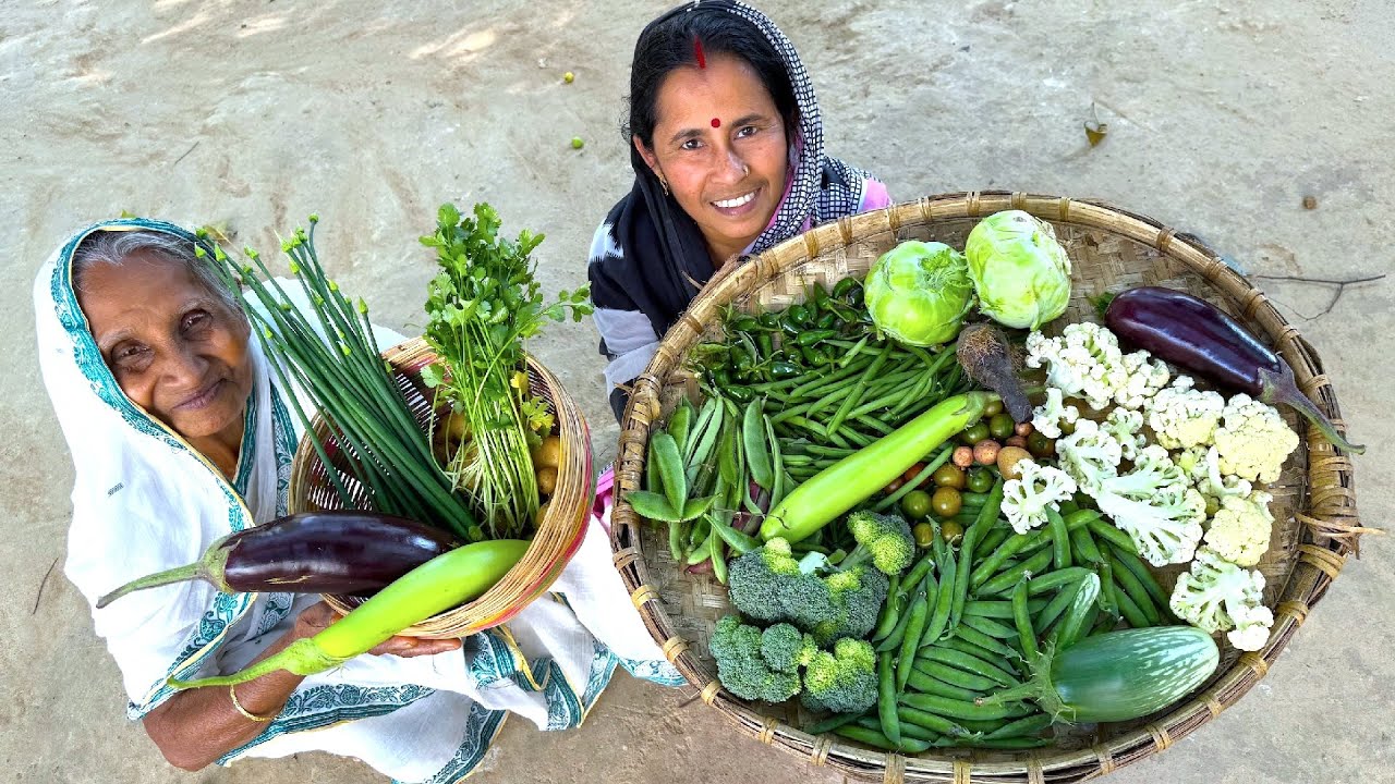 মায়ের হাতে পুজো স্পেশাল জগাখিচুড়ি সঙ্গে পাঁচমিশালি সবজির ঘ্যাট | Bengali khichuri & Sobji curry