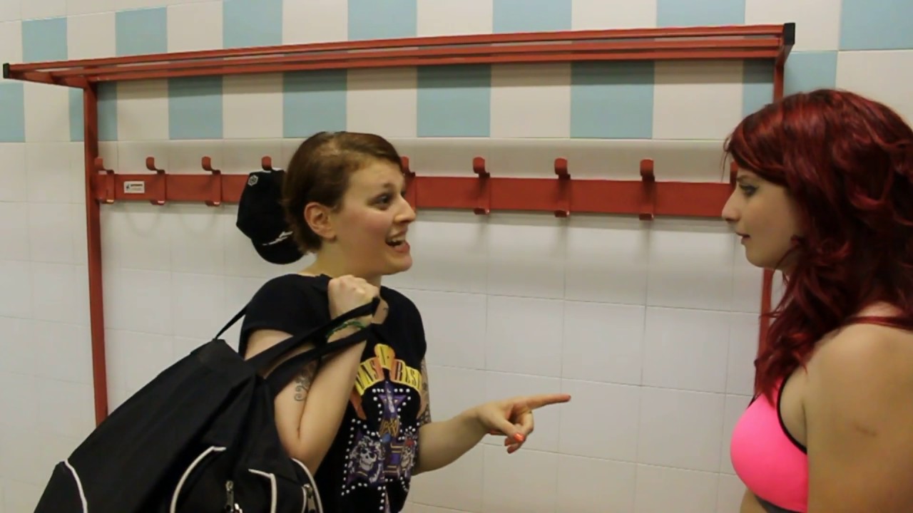 Mary Cooper raggiunge Irene backstage a ICW Generation 2