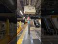 【4K高画質】早朝の新宿駅の中央線特急ホームに珍客現る！！（2026.4.4.4:11） #youtubeshorts #ロンキヤ #キヤE195 #三鷹工臨