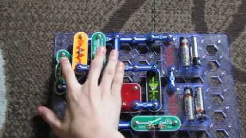 Snap Circuits Light | Project 21: Color Strobe Light (SEIZURE WARNING)