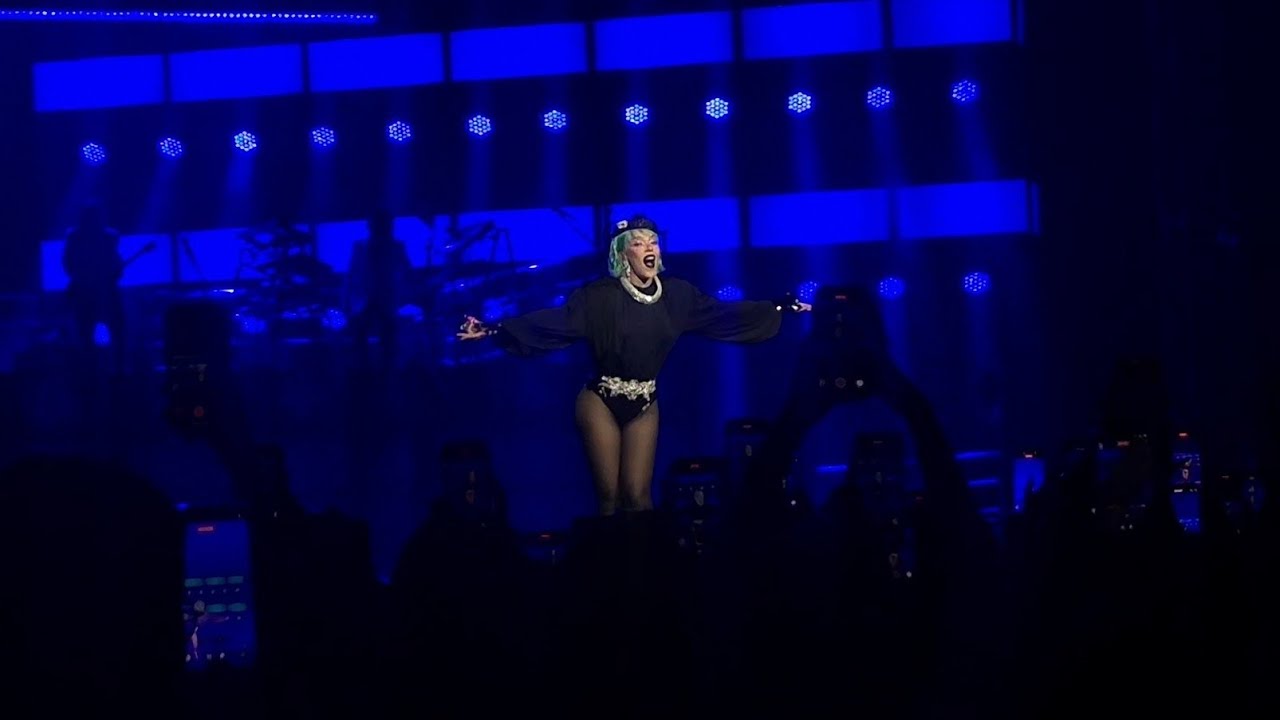 Doja Cat - Ain't Shit, Paint The Town Red (in Seoul)