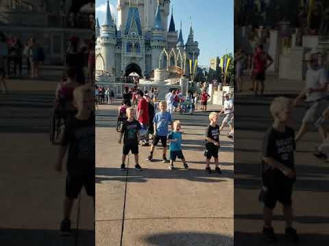 THE GIT UP - BLANCO BROWN - AT THE MAGIC KINGDOM #thegitupchallenge